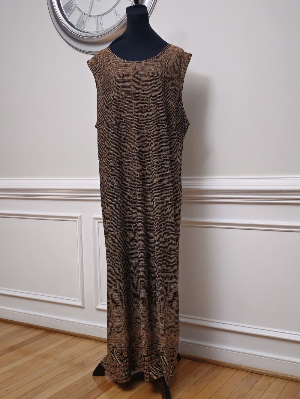 Sleeveless Brown Maxi Dress with Subtle Texture 3XL